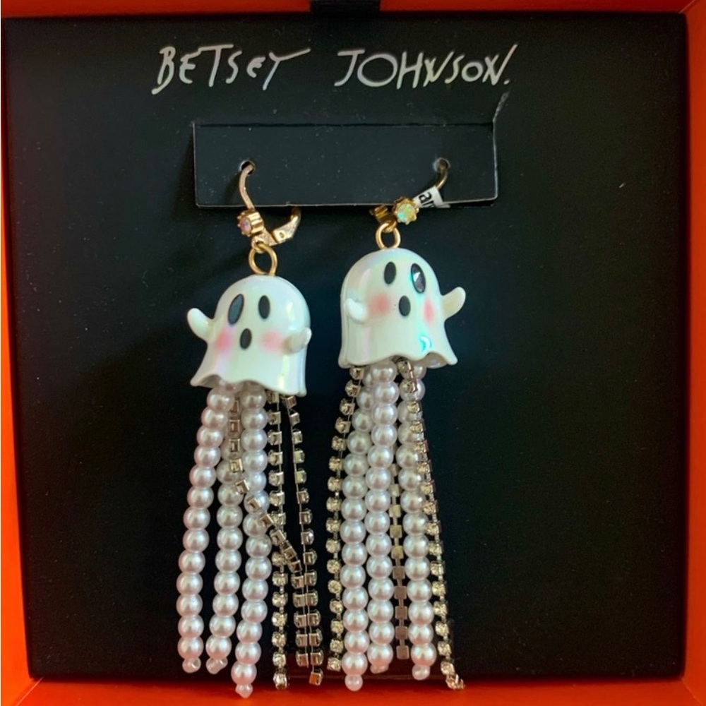 Betsey Johnson Ghost Pearl Rhinestone Earrings NEW in Hallloween theme gift box - Picture 5 of 10